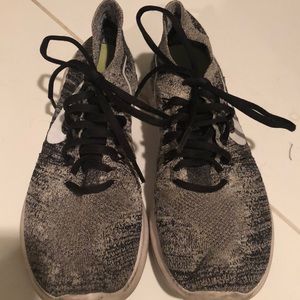 Nike free run fly knit running shoes